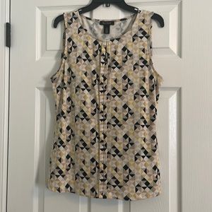 WHBM women’s sleeveless geometric pattern blouse. Size M.
